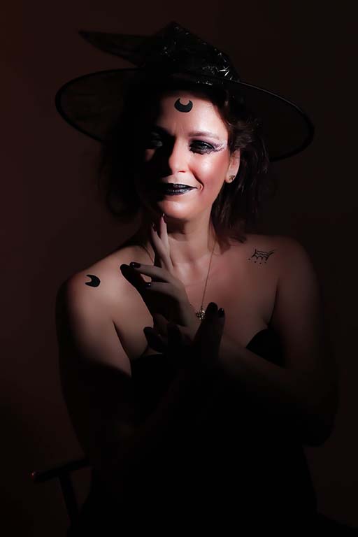 Ensaio fotográfico artístico bruxa | Retrato Terapêutico Amora Fototerapia | cliente Letícia Borges | Fotógrafa Cláudia de Sousa Fonseca | Espaço Amora