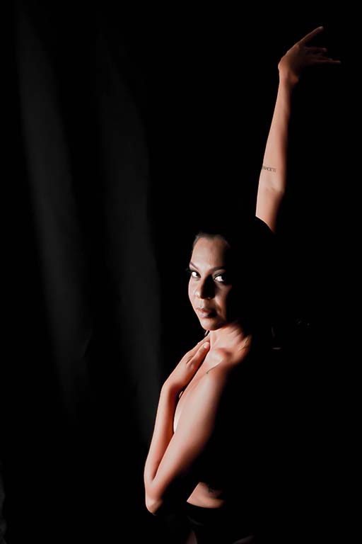 Ensaio fotográfico artístico cisne negro | Retrato Terapêutico Amora Fototerapia | coreógrafa Ludmilla Silveira | Fotógrafa Cláudia de Sousa Fonseca | Espaço Amora