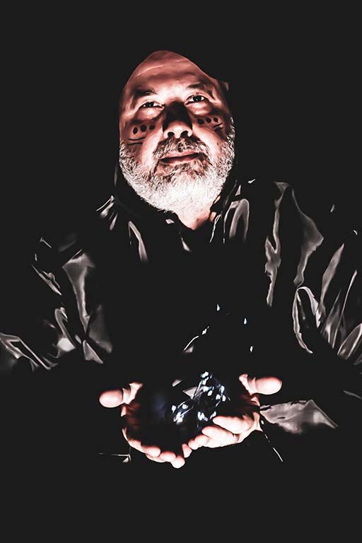 Ensaio fotográfico artístico luz e sombra | Retrato Terapêutico Amora Fototerapia | cliente Ricardo Collier | Fotógrafa Cláudia de Sousa Fonseca | Espaço Amora