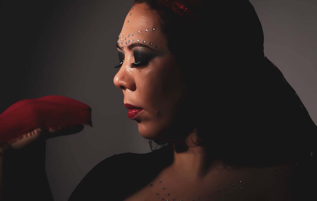 Ensaio fotográfico artístico cigana | Retrato Terapêutico Amora Fototerapia | cliente Janaína Feitoza | Fotógrafa Cláudia de Sousa Fonseca | Espaço Amora